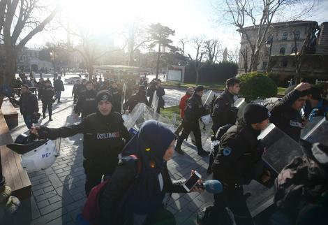 Уапсени тројца руски државјани во врска со нападот во Истанбул