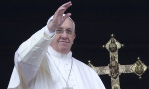 Папата Франциско пристигна на Лезбос
