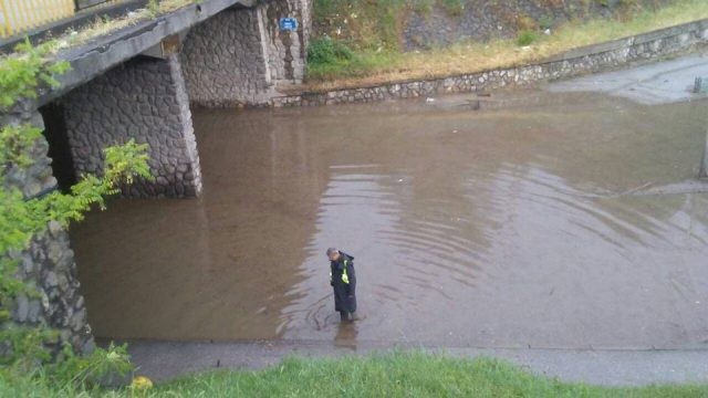 Поплавени куќи во Црешево и Стајковци