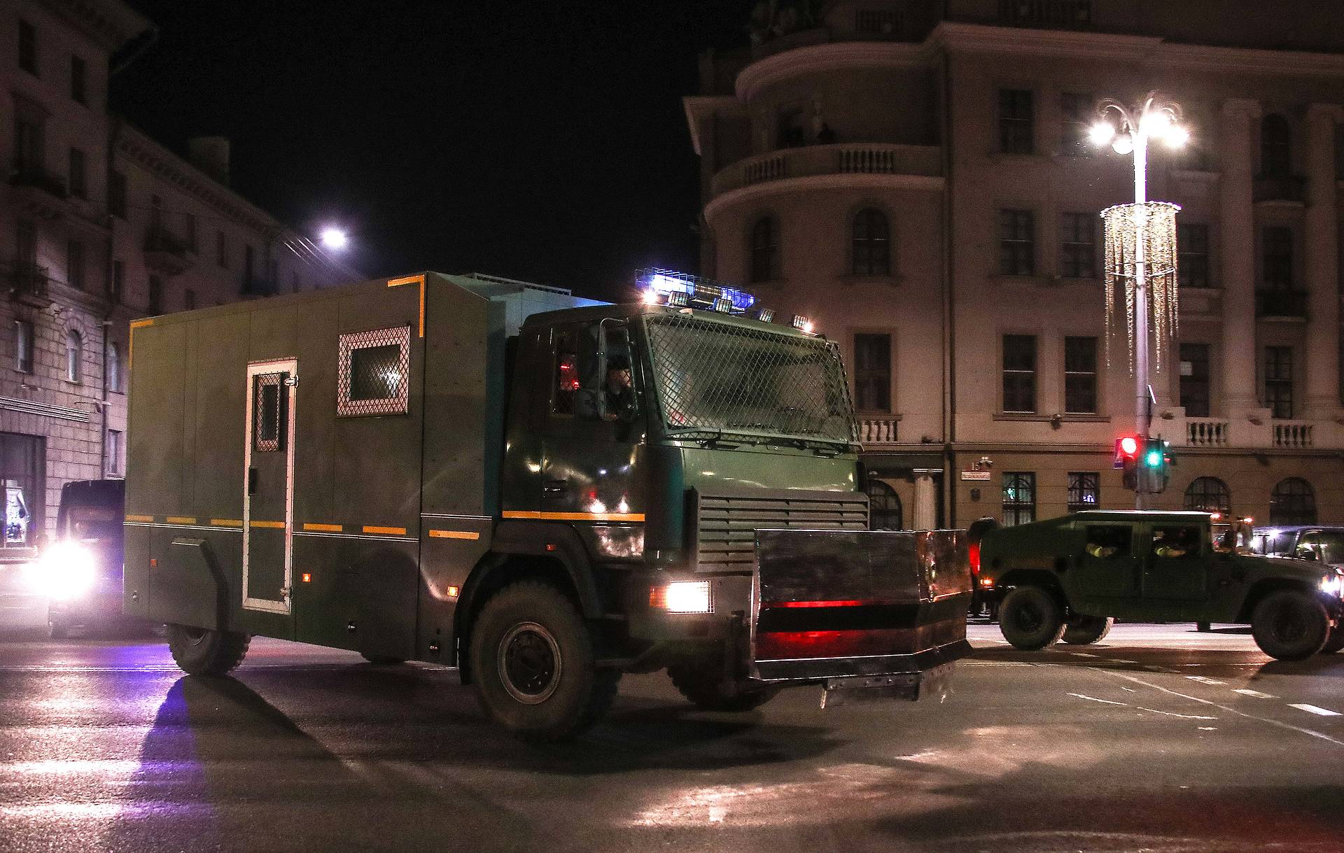 Техником минск. Автозак Беларусь. Автомобили ОМОН. Водомёт Беларусь. Военный Минск.